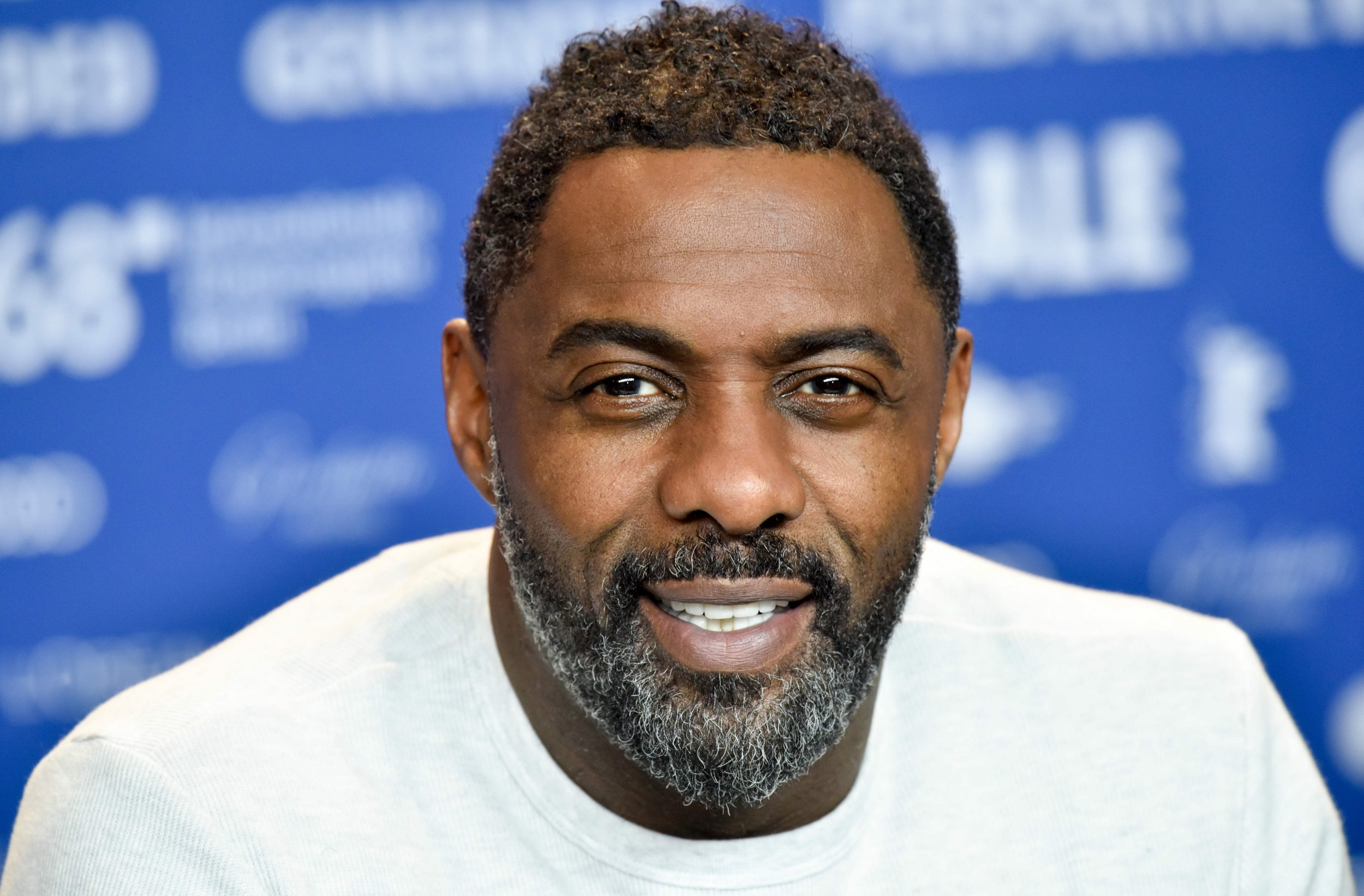 How tall is Idris Elba?